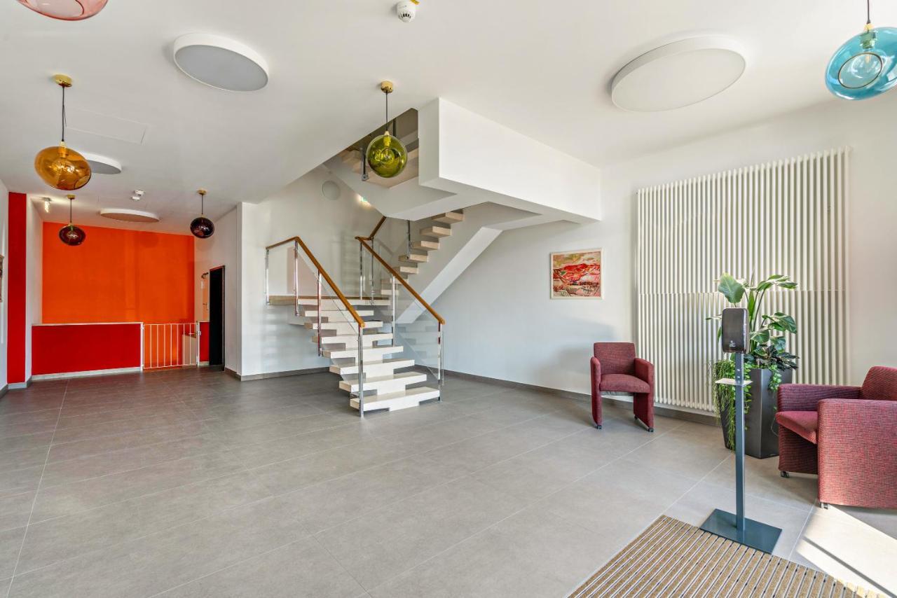 Huber Living Basic 203 Apartman Germering Kültér fotó